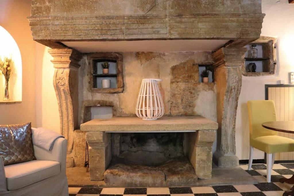 Entre Uzes Et Le Pont-Du-Gard Le Logis D'Autrefois Apartment Castillon-du-Gard Luaran gambar