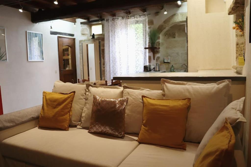 Entre Uzes Et Le Pont-Du-Gard Le Logis D'Autrefois Apartment Castillon-du-Gard Luaran gambar