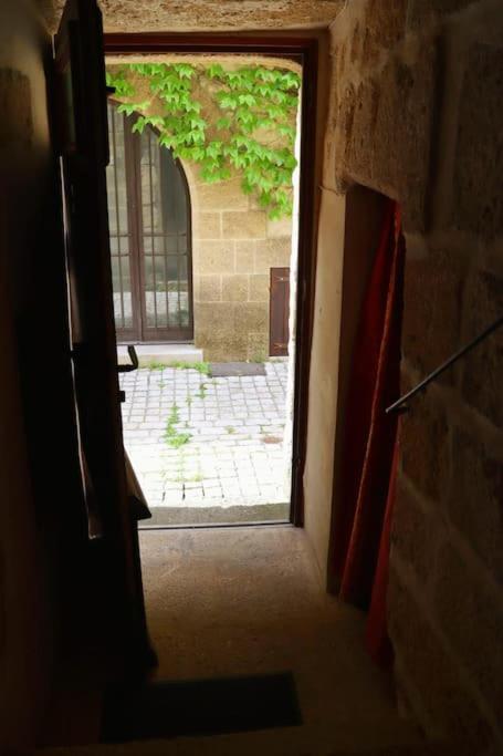 Entre Uzes Et Le Pont-Du-Gard Le Logis D'Autrefois Apartment Castillon-du-Gard Luaran gambar